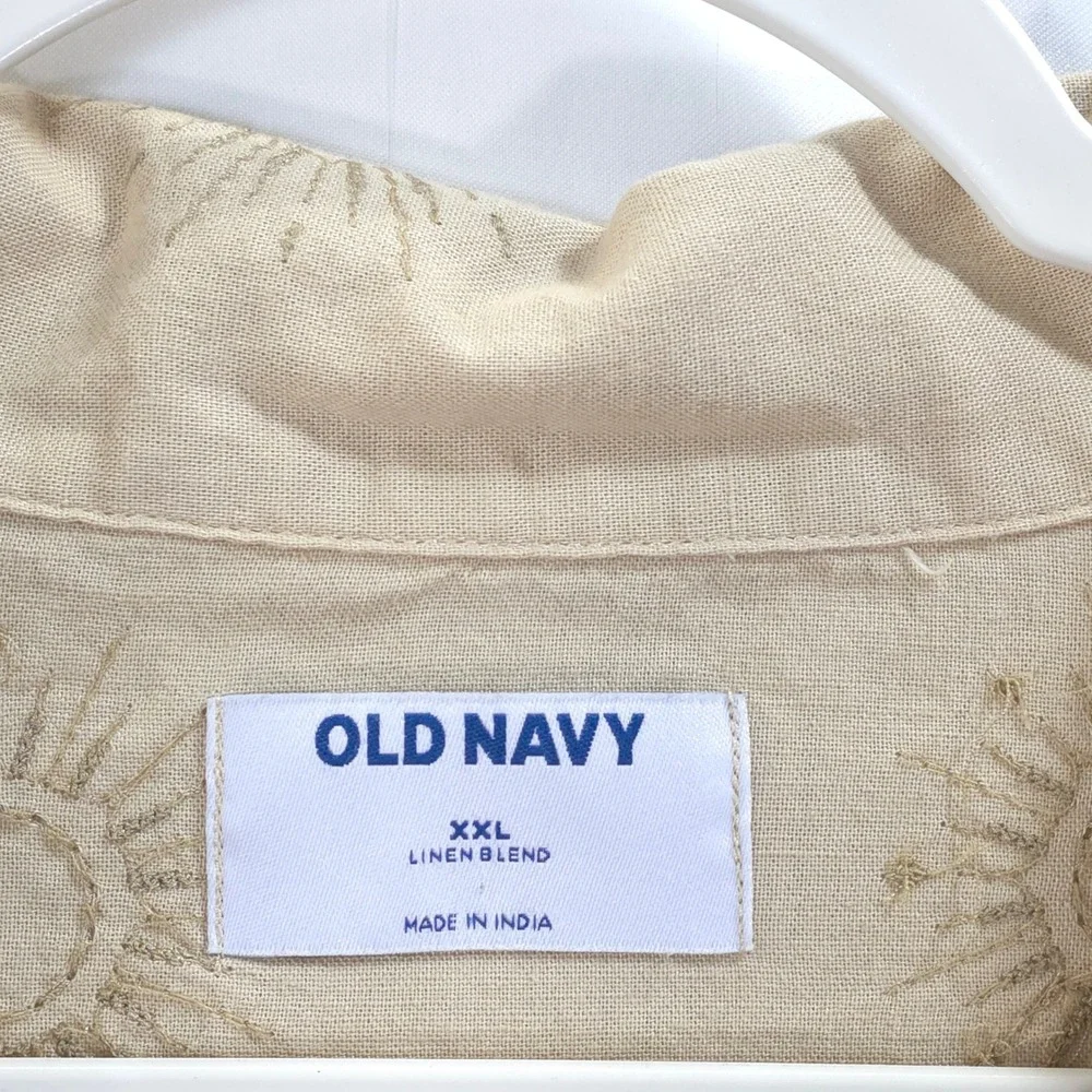 Old Navy embrace sun